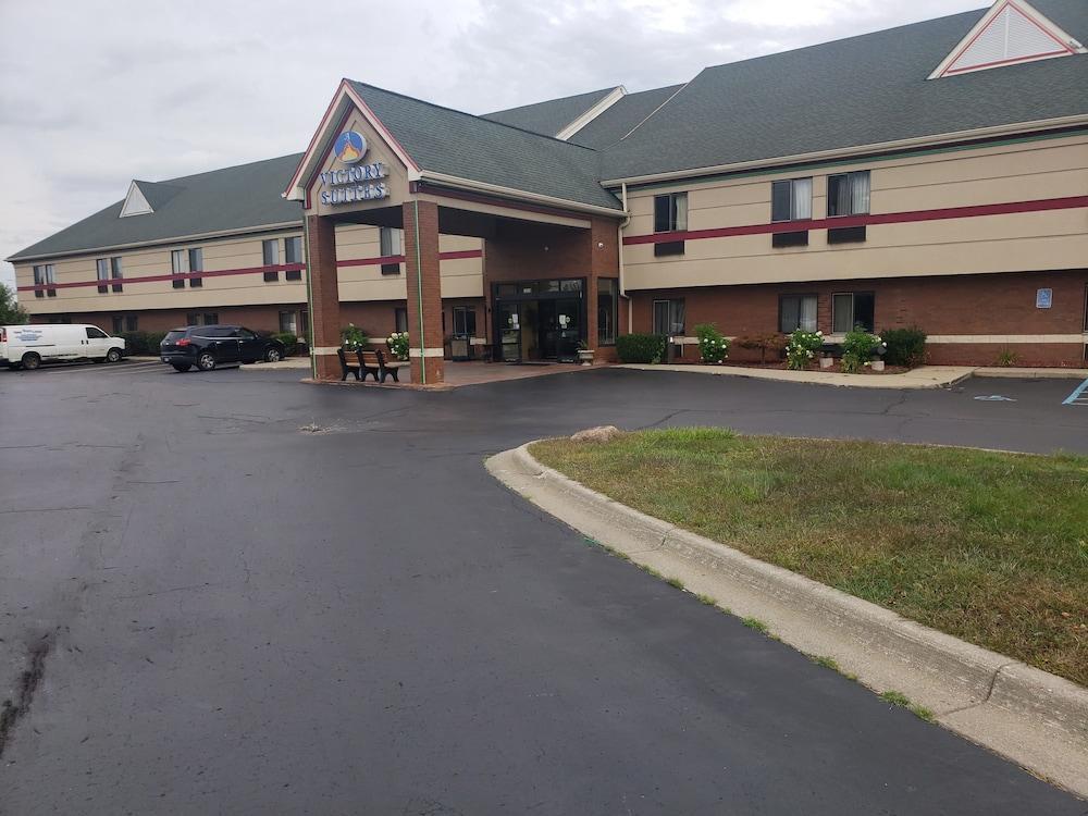 Comfort Suites Detroit/Warren Exterior photo