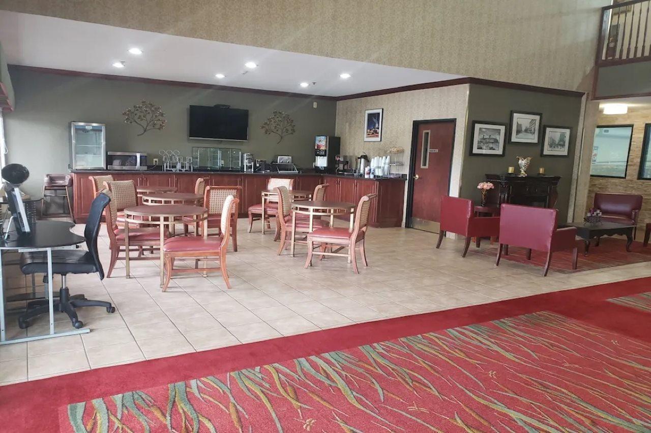 Comfort Suites Detroit/Warren Exterior photo